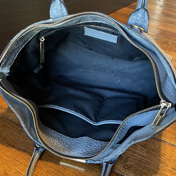 Authentic Burberry Pebbled Leather Tote - Dewsbury - Picture 13 of 16